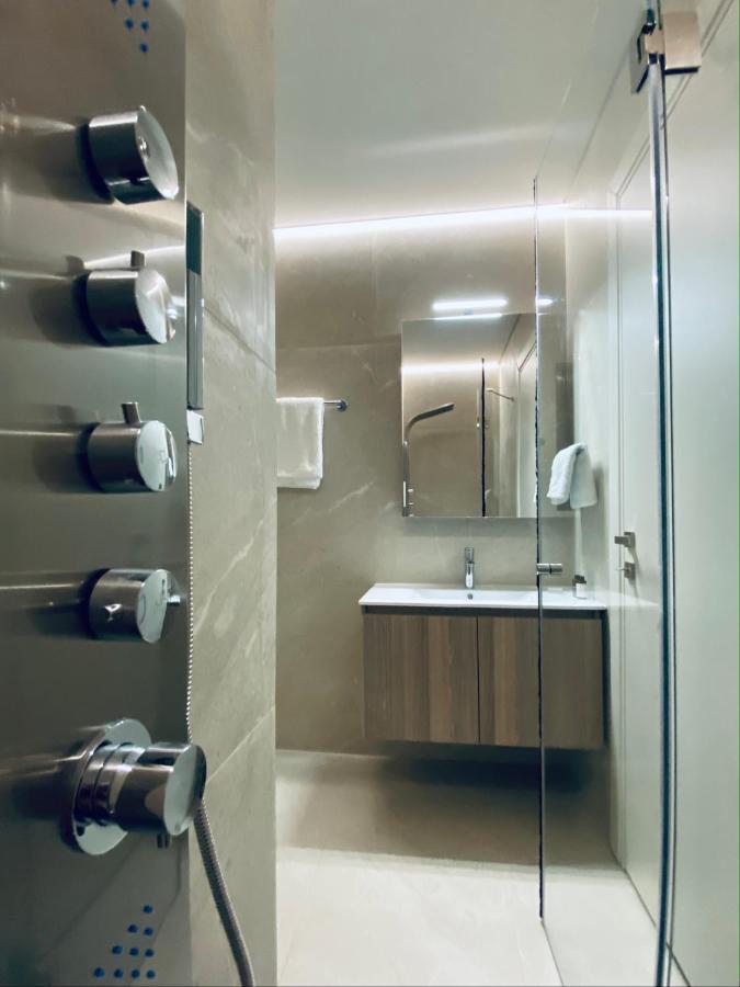 Athens Riviera 2-Bed Apt & Pool Access #Unoblu Экстерьер фото
