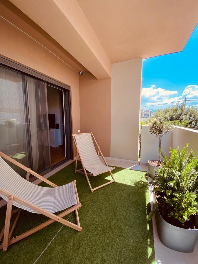 Athens Riviera 2-Bed Apt & Pool Access #Unoblu Экстерьер фото